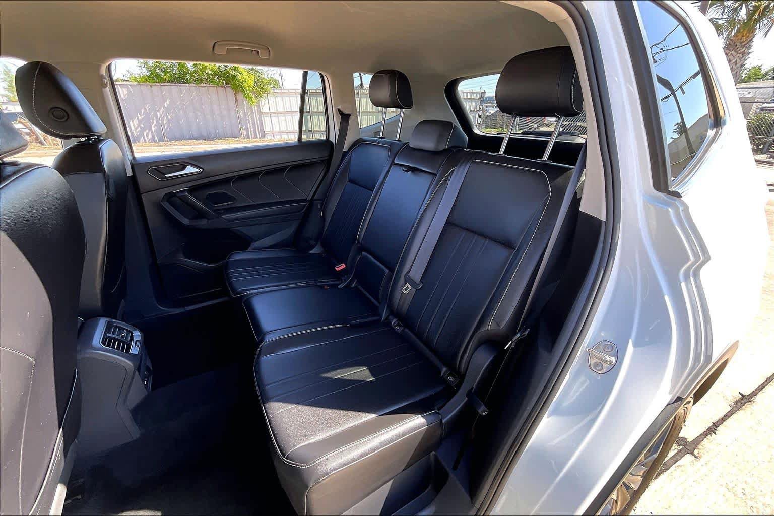 Used 2024 Volkswagen Tiguan SE AWD/4WD image 44