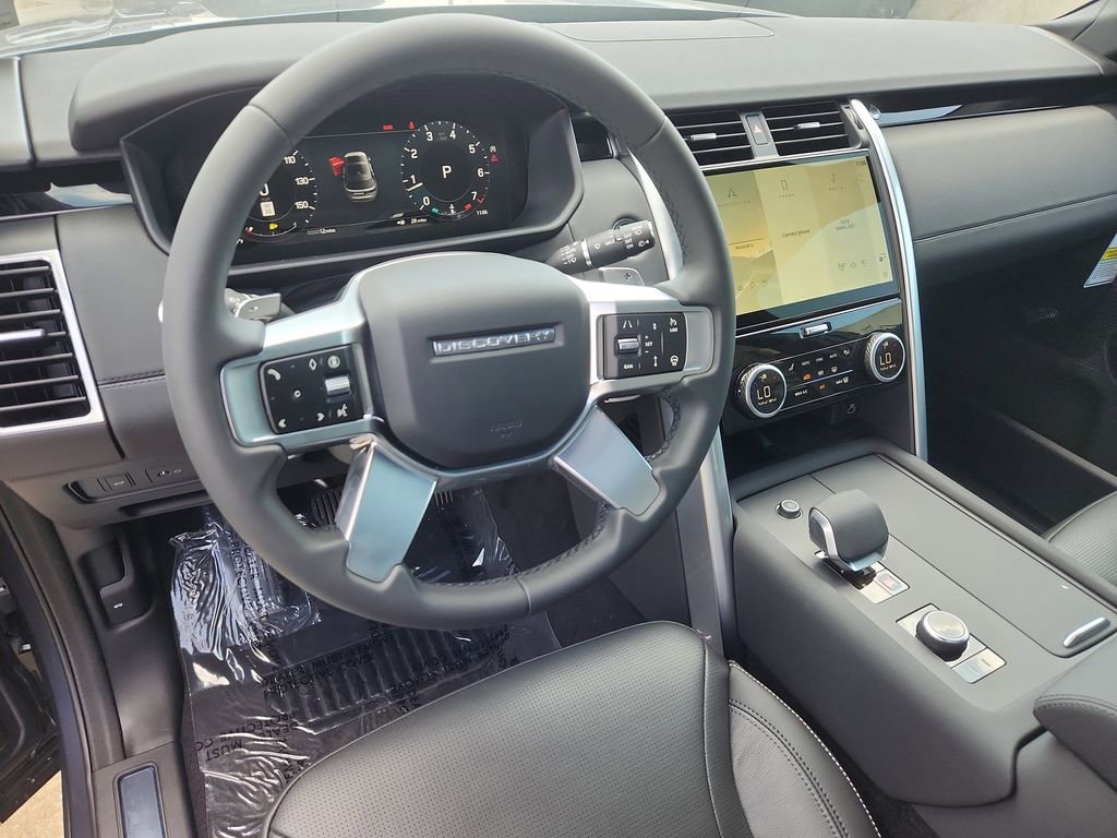 Certified 2025 Land Rover Discovery S AWD/4WD image 15