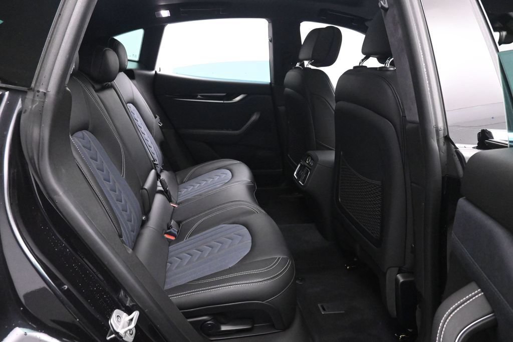Used 2022 Maserati Levante GT AWD/4WD image 21