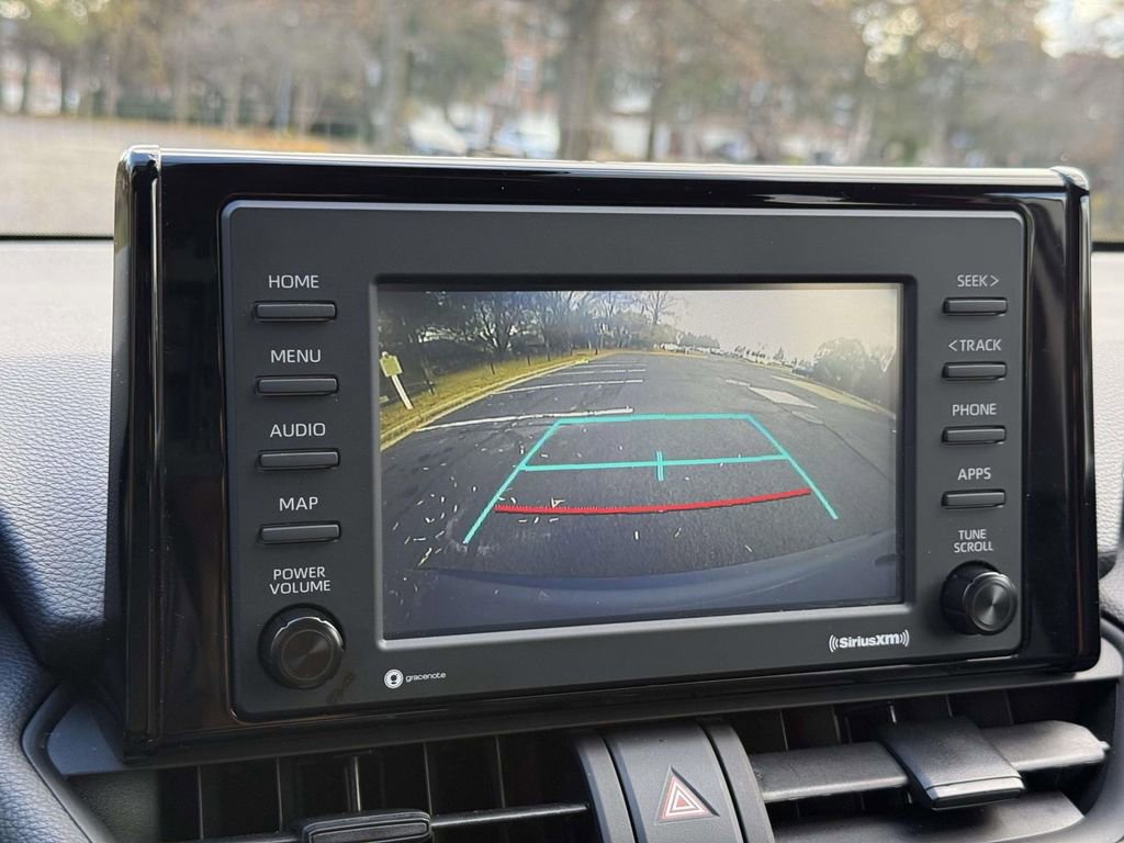 Used 2021 Toyota RAV4 LE image 11