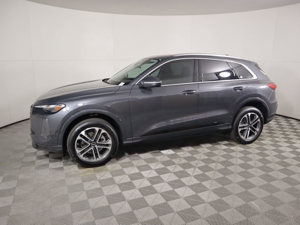 Used 2025 Audi Q5 Premium w/ Convenience Package image 9