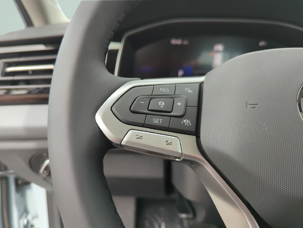 New 2026 Volkswagen Jetta SE FWD image 37