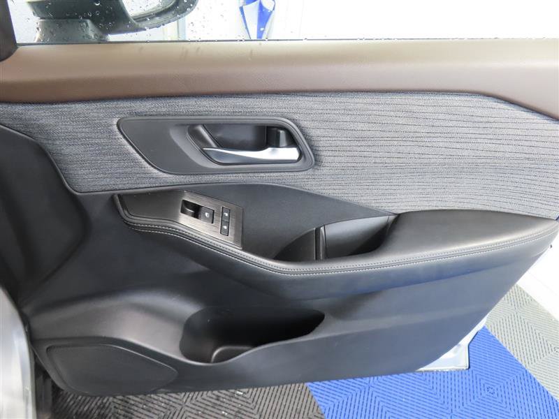 Used 2023 Nissan Rogue SV AWD/4WD image 34
