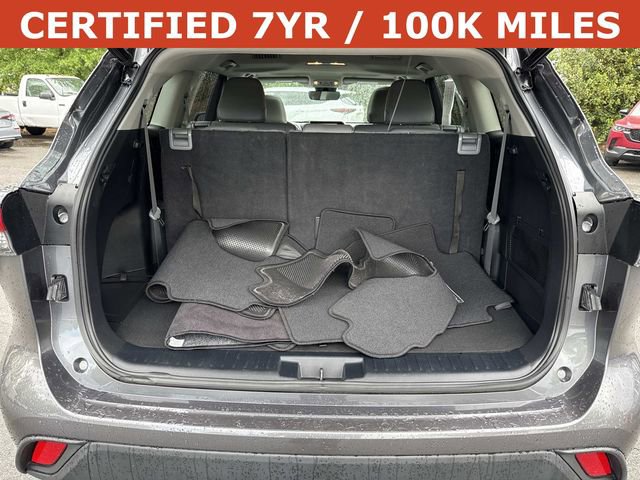 Used 2023 Toyota Highlander XLE AWD/4WD image 12