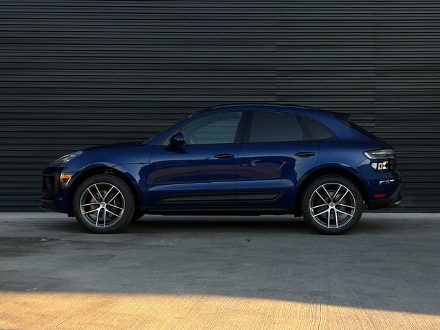 Certified 2026 Porsche Macan AWD/4WD image 2