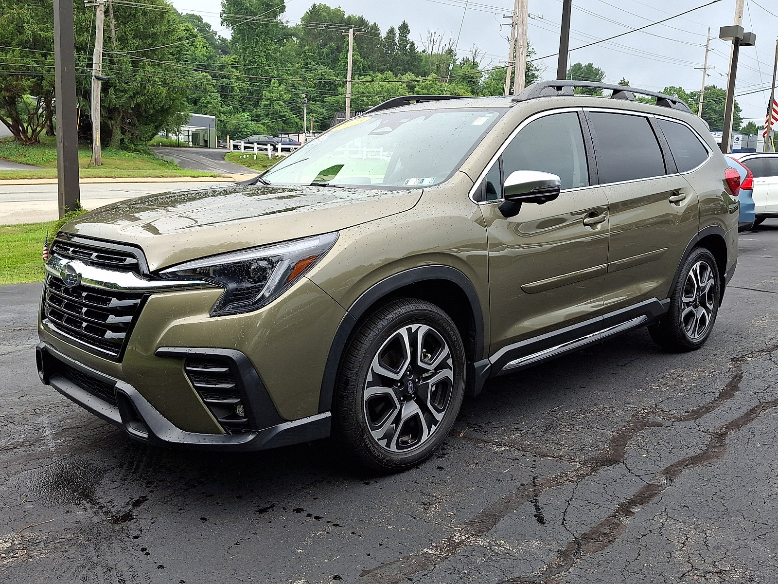 Used 2023 Subaru Ascent Limited w/ Technology Package AWD/4WD image 3