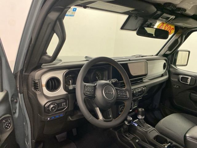 Used 2024 Jeep Wrangler Unlimited w/ Convenience Group AWD/4WD image 8