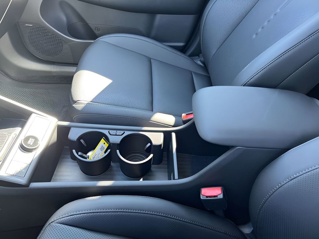 Used 2024 Hyundai Kona Limited FWD image 19