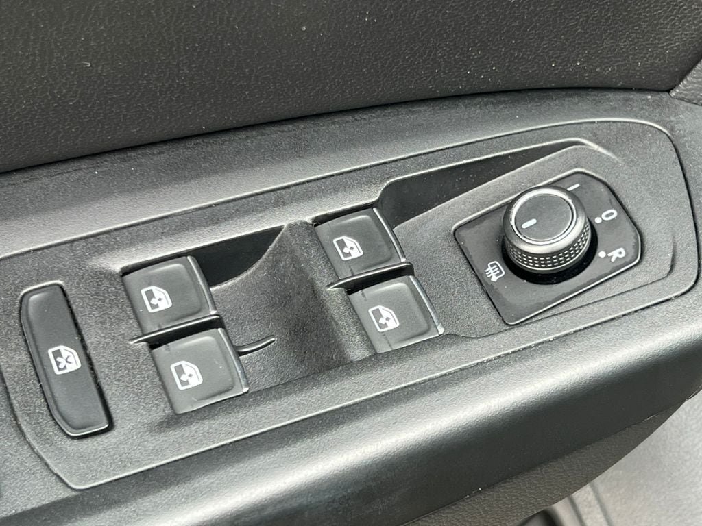 Used 2018 Volkswagen Atlas SEL AWD/4WD image 20