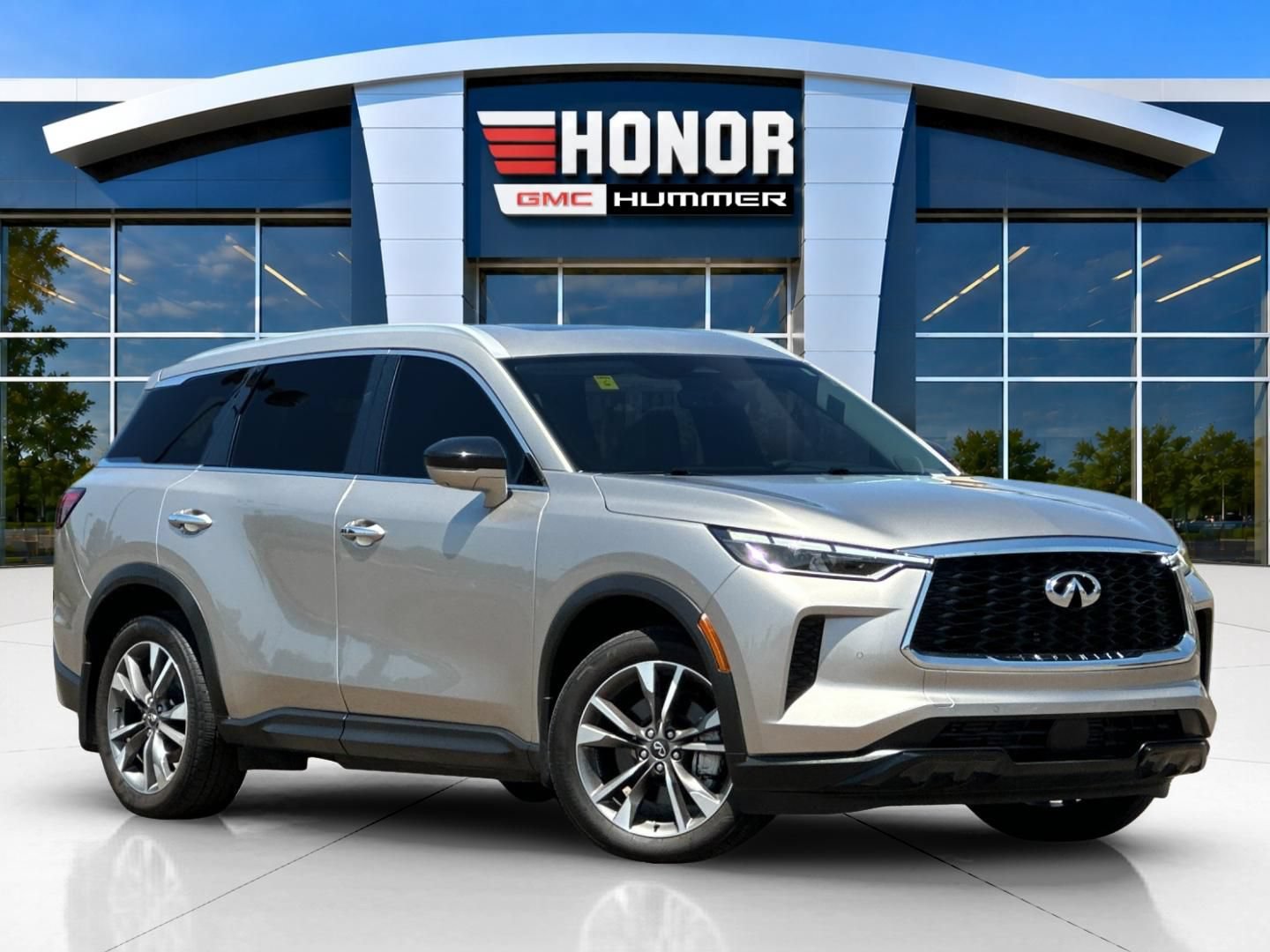 Used 2025 INFINITI QX60 Luxe FWD image 2