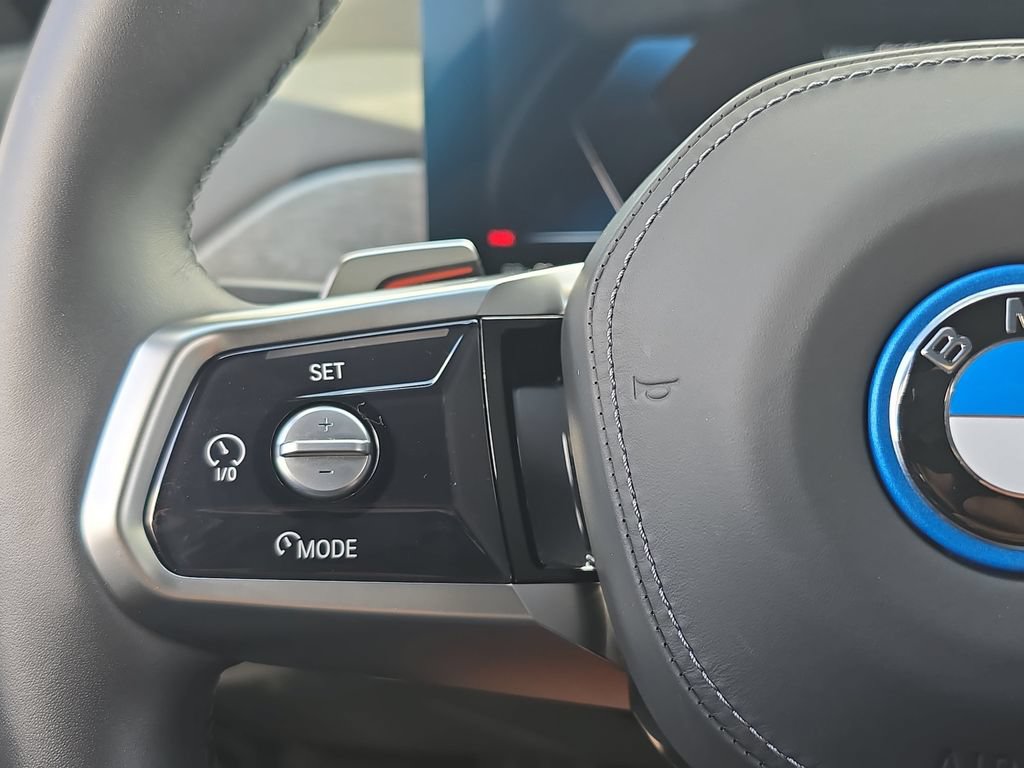 Used 2025 BMW i7 eDrive50 w/ M Sport Package RWD image 21