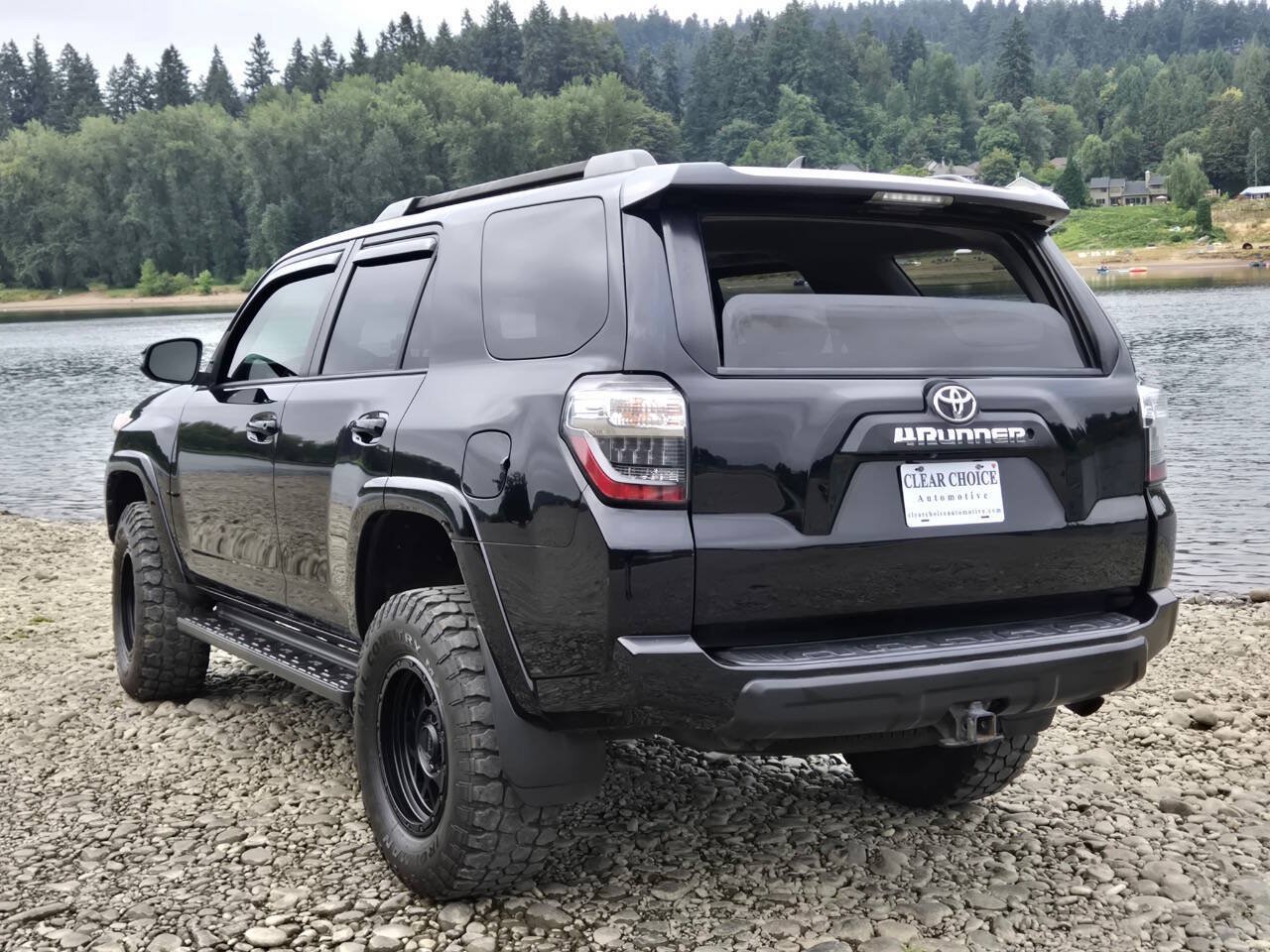 Used 2015 Toyota 4Runner Trail Premium AWD/4WD image 12