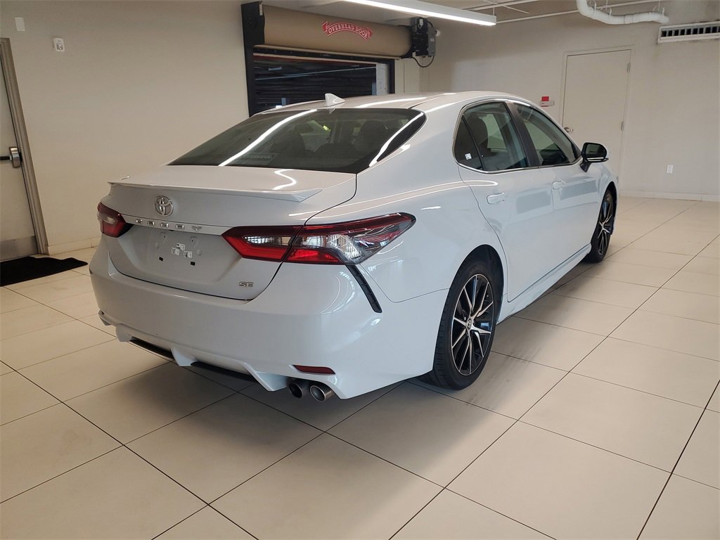 Used 2024 Toyota Camry SE image 8