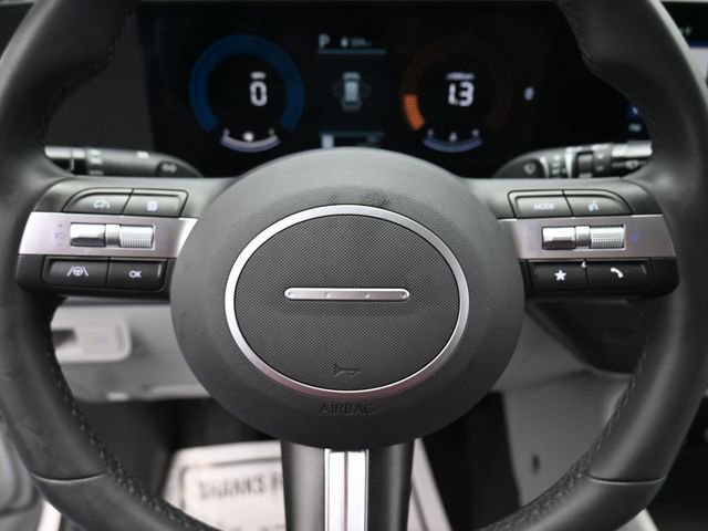 Used 2025 Hyundai Kona SEL image 17