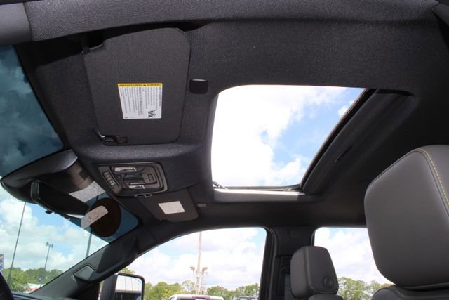 Used 2024 Chevrolet Silverado 2500 ZR2 w/ Technology Package image 23