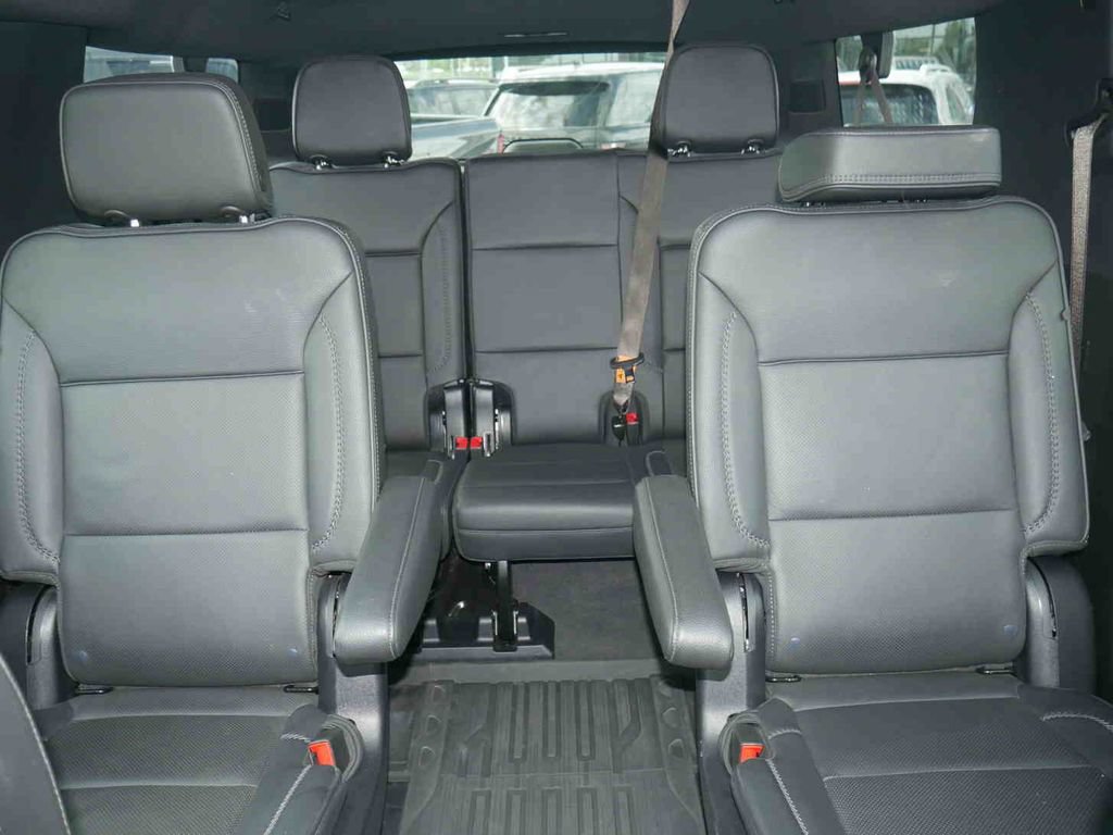 Used 2024 GMC Yukon XL Denali AWD/4WD image 38
