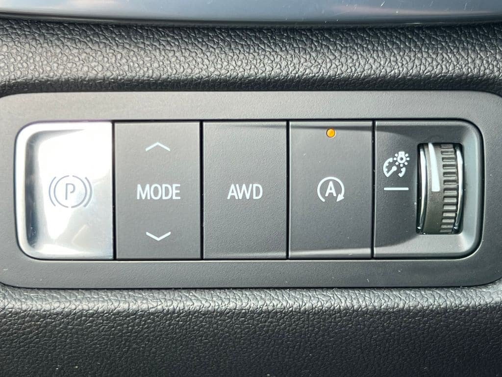 Used 2024 GMC Acadia AT4 w/ Luxury Package AWD/4WD image 12