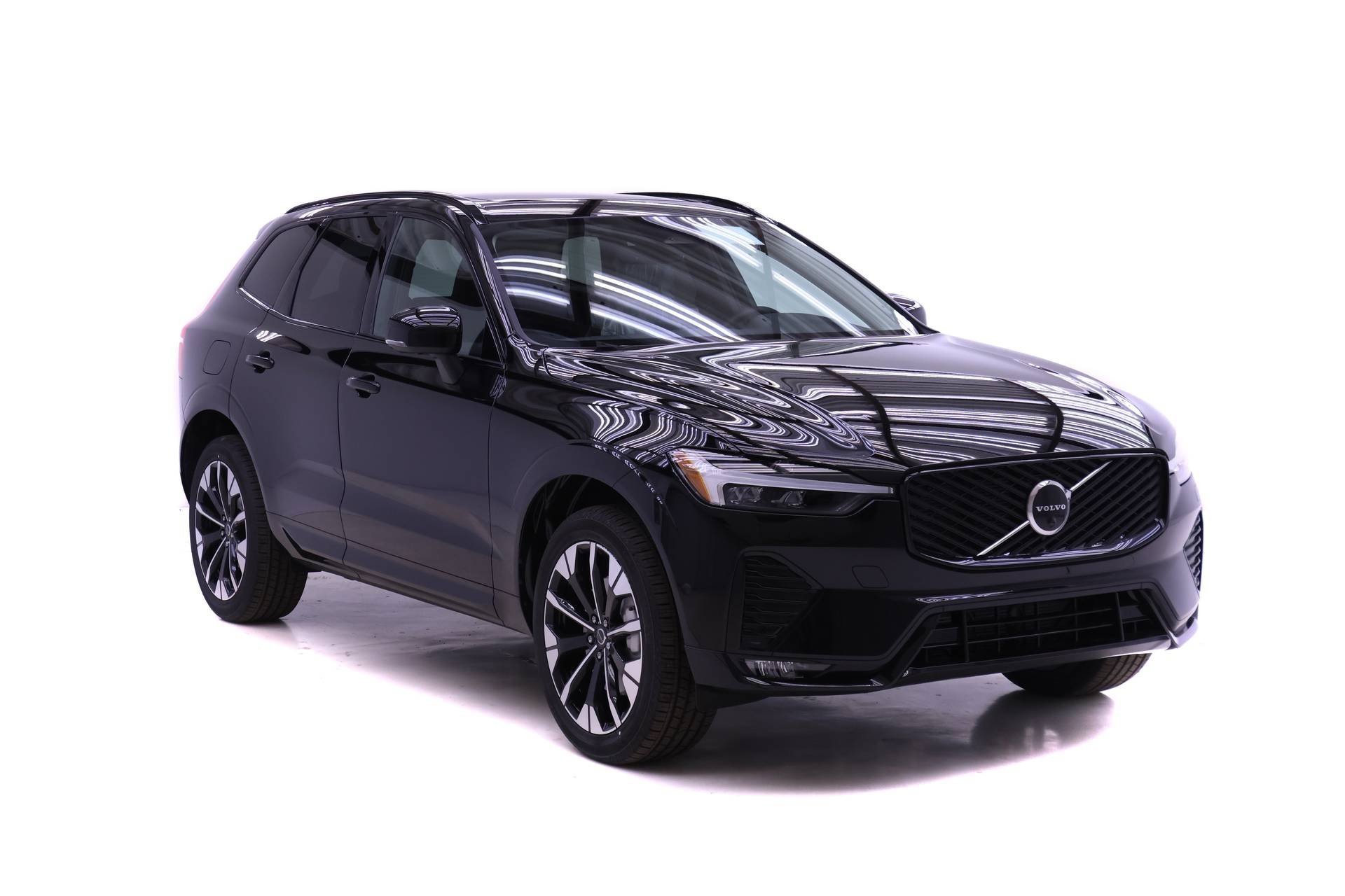 New 2026 Volvo XC60 B5 Plus w/ Protection Package Premier image 2