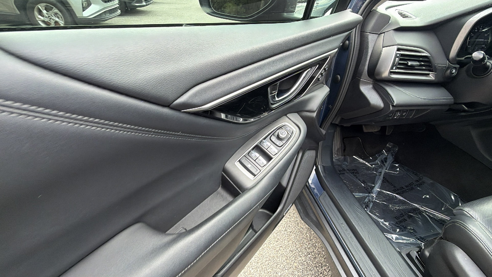 Used 2023 Subaru Outback Touring XT AWD/4WD image 14