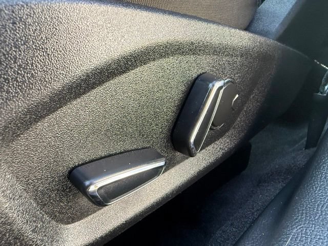 Used 2020 Ford Fusion SE FWD image 19