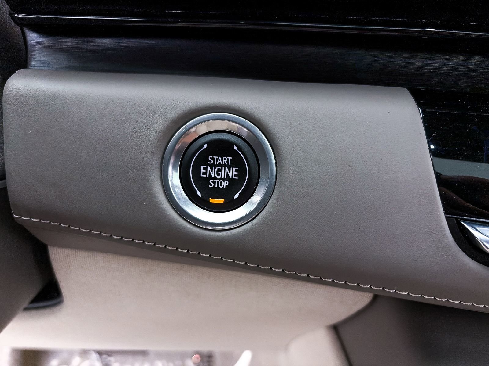 Used 2022 Cadillac Escalade Sport Platinum w/ Heavy-Duty Trailer Package AWD/4WD image 29