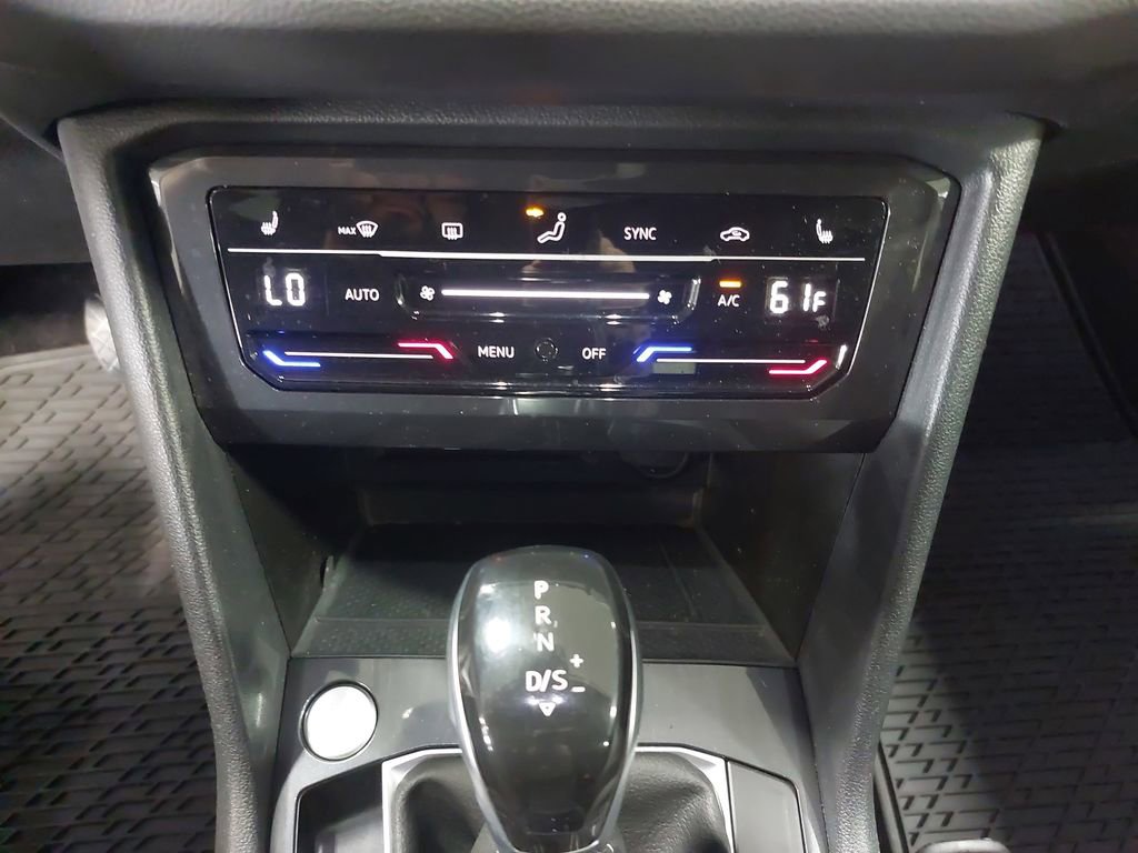 Used 2022 Volkswagen Tiguan SE image 20