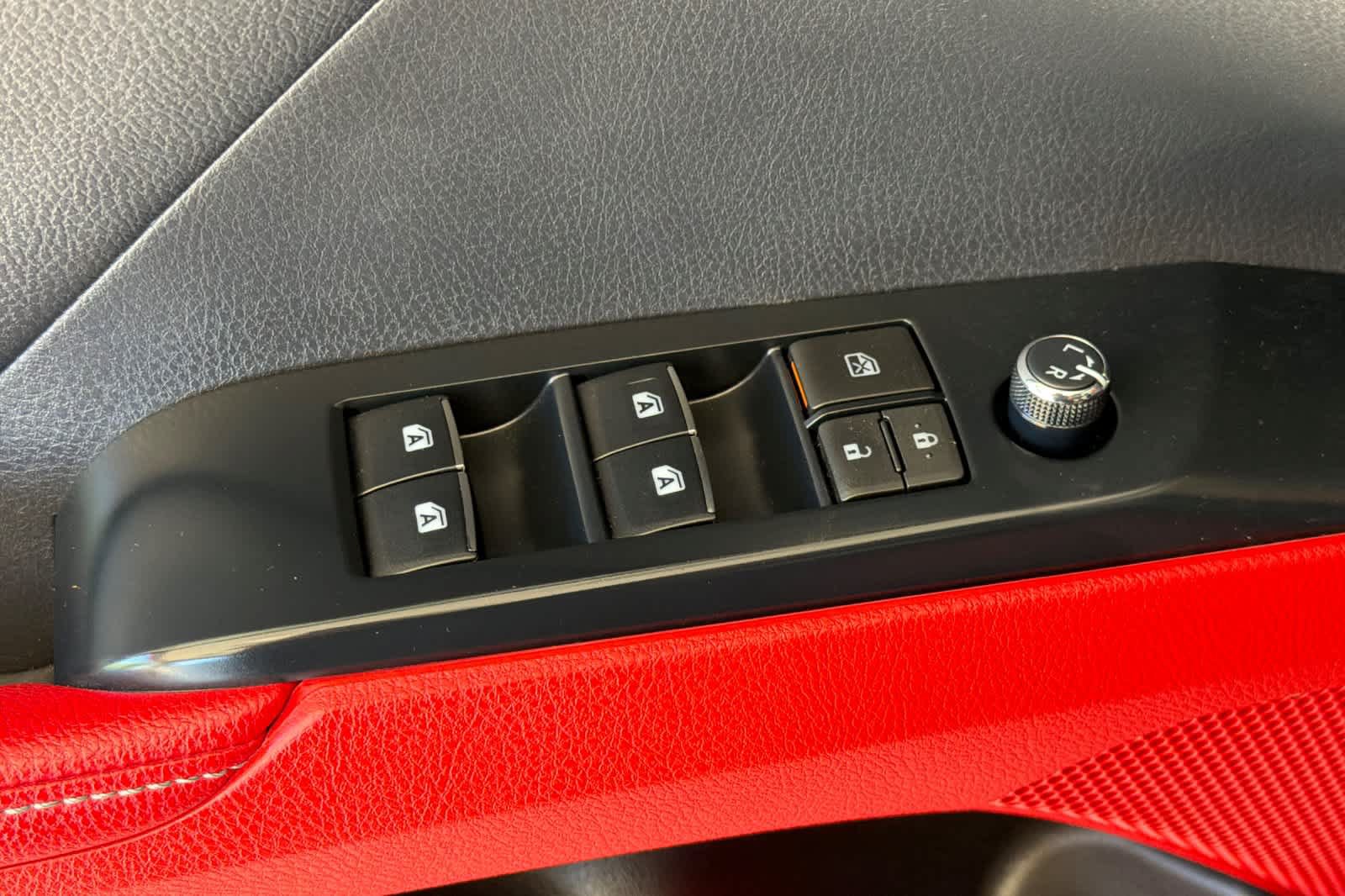 Used 2020 Toyota Camry XSE FWD image 13