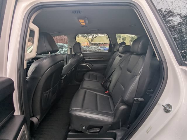 Certified 2023 Kia Telluride LX FWD image 15