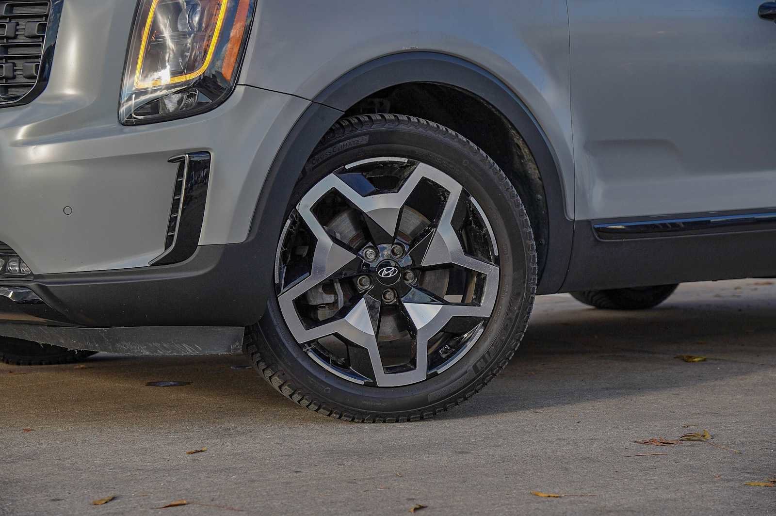 Certified 2022 Kia Telluride SX w/ SX Prestige Package image 2