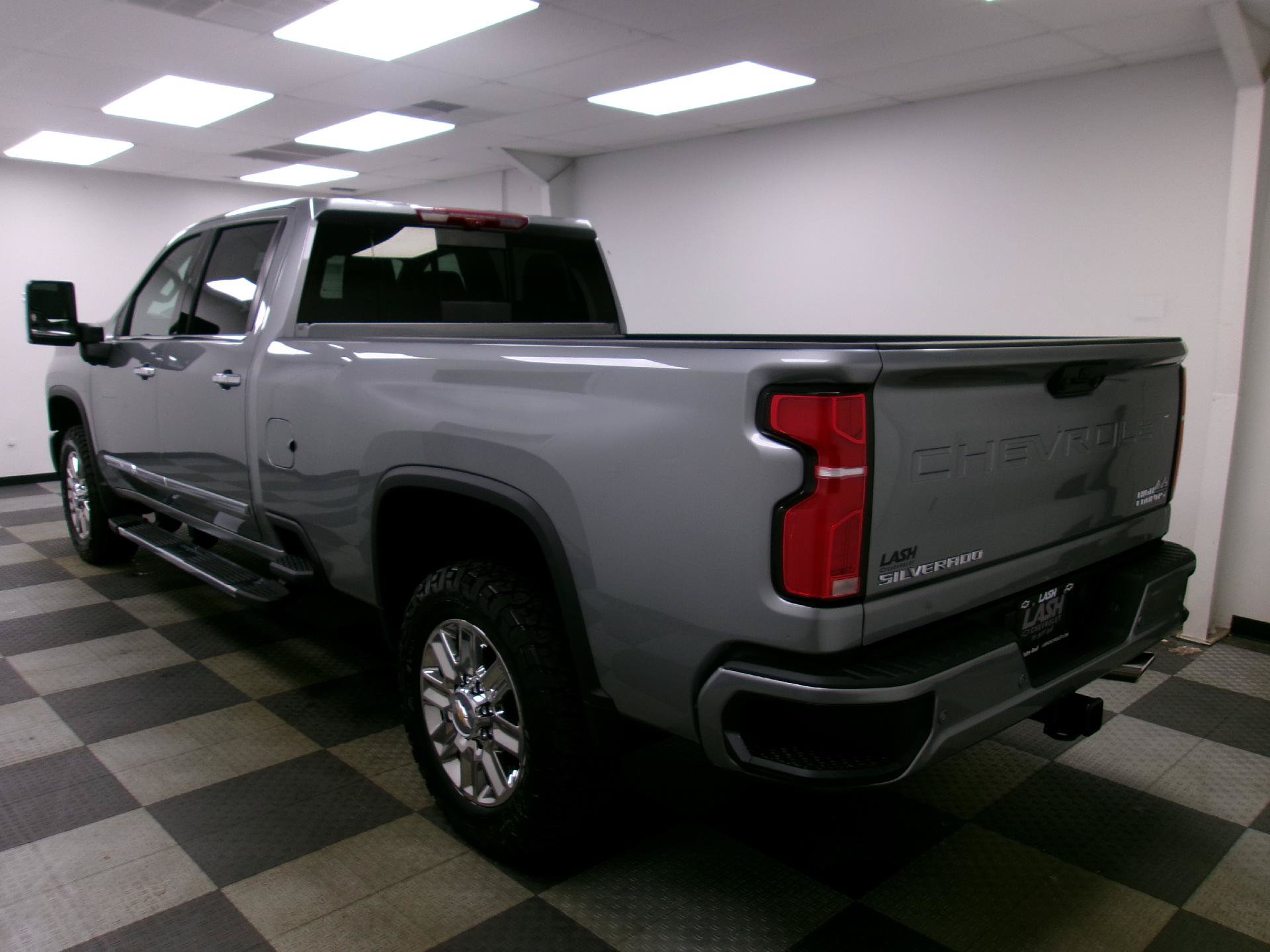 New 2026 Chevrolet Silverado 2500 High Country w/ Technology Package AWD/4WD image 2