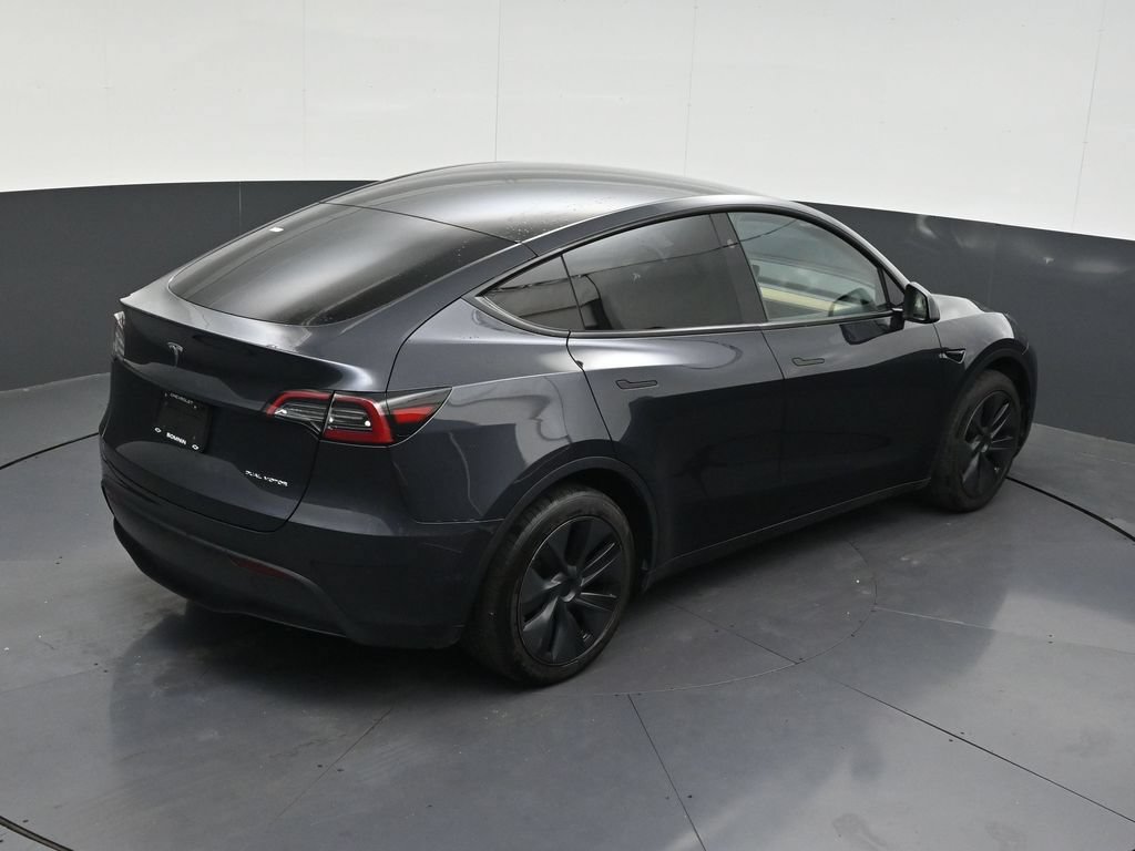 Used 2024 Tesla Model Y Long Range AWD/4WD image 18