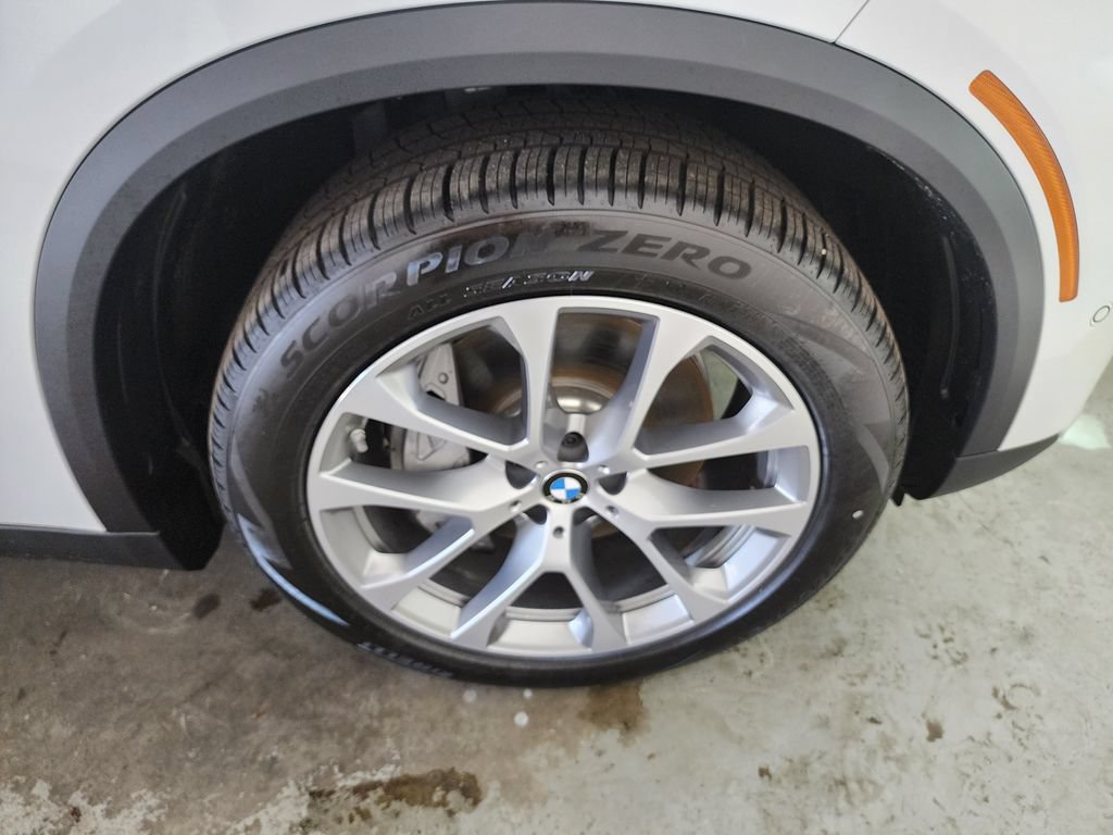 Used 2026 BMW X5 xDrive50e w/ Climate Comfort Package AWD/4WD image 43