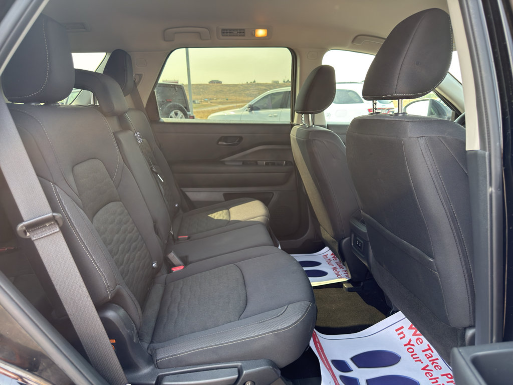 Used 2026 Nissan Pathfinder S AWD/4WD image 13