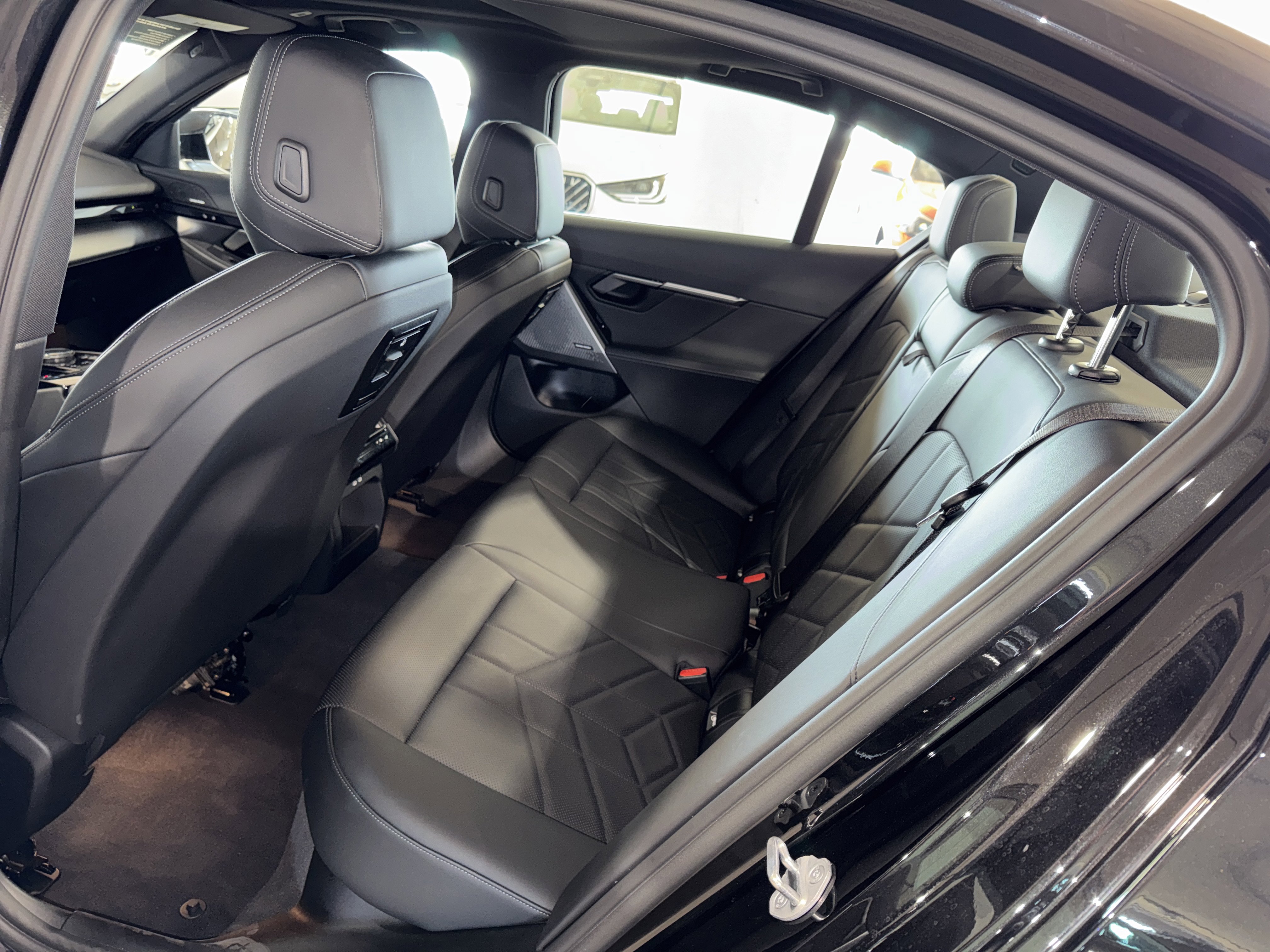 Certified 2024 BMW i5 eDrive40i w/ M Sport Package image 15