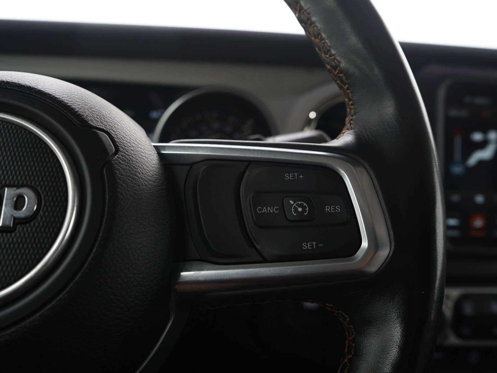 Used 2022 Jeep Wrangler Unlimited Sahara AWD/4WD image 25