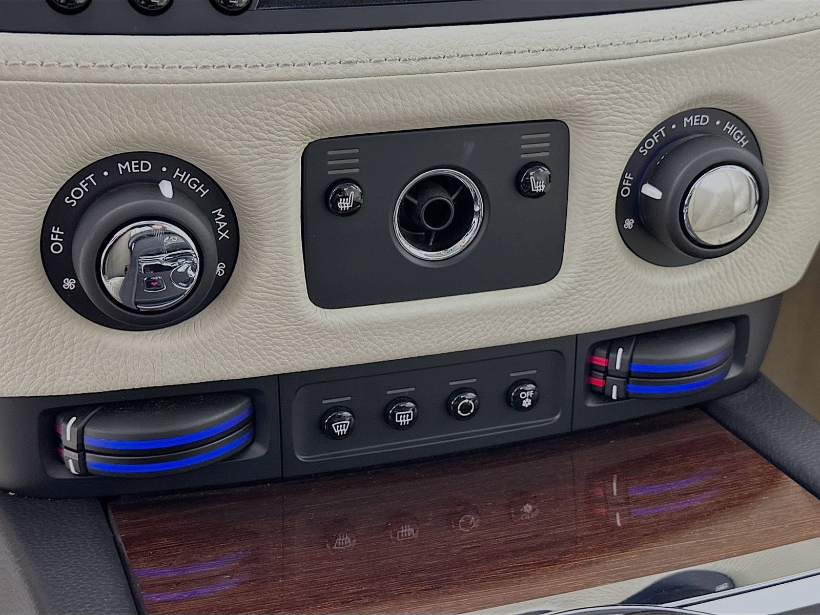 Used 2010 Rolls-Royce Ghost RWD image 27