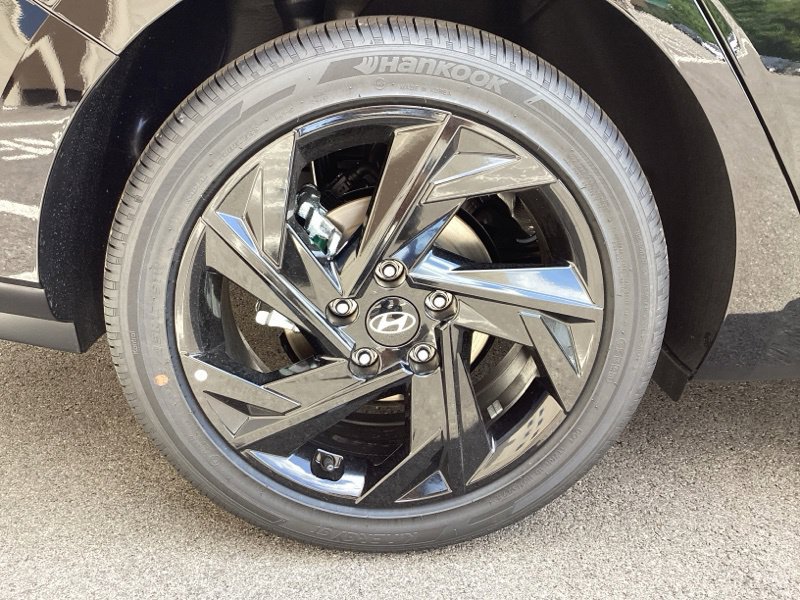 New 2026 Hyundai Elantra SEL Sport Premium FWD image 9