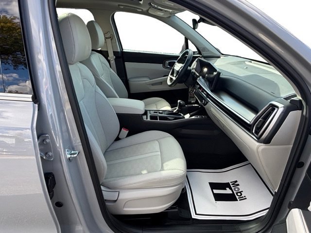Certified 2026 Kia Sorento S w/ S Panoramic Sunroof Package AWD/4WD image 11