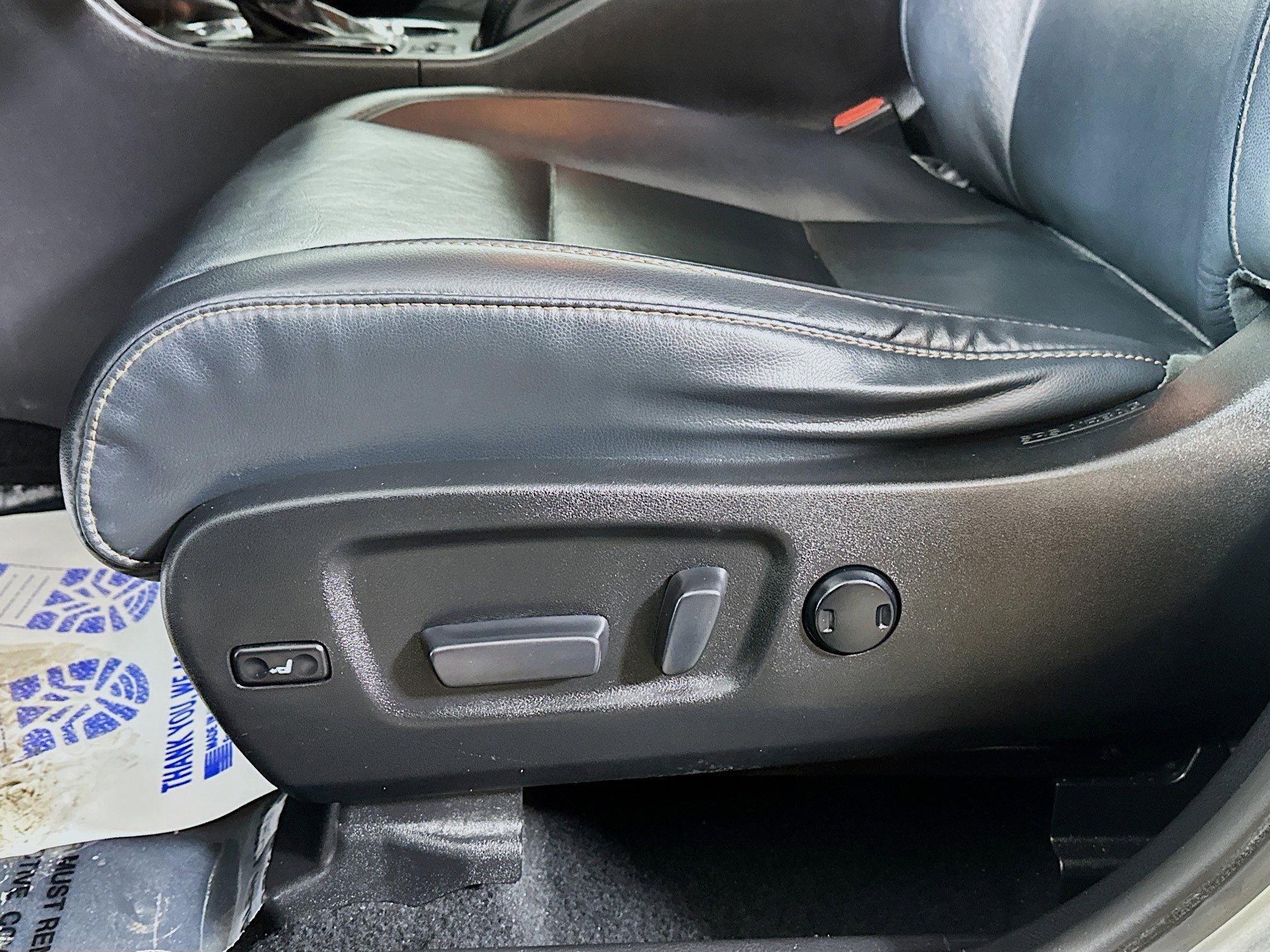 Used 2019 Toyota Highlander XLE image 18