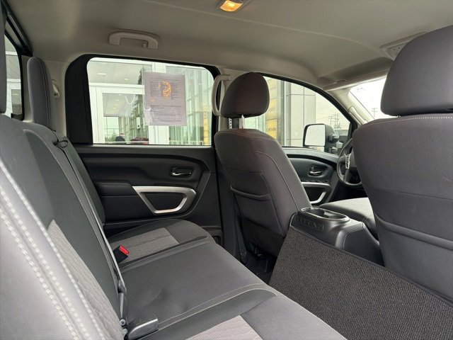 Used 2024 Nissan Titan SV w/ SV Convenience Package image 33