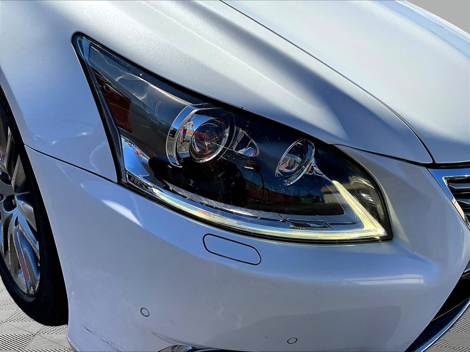 Used 2013 Lexus LS 460 AWD w/ Comfort Pkg image 32