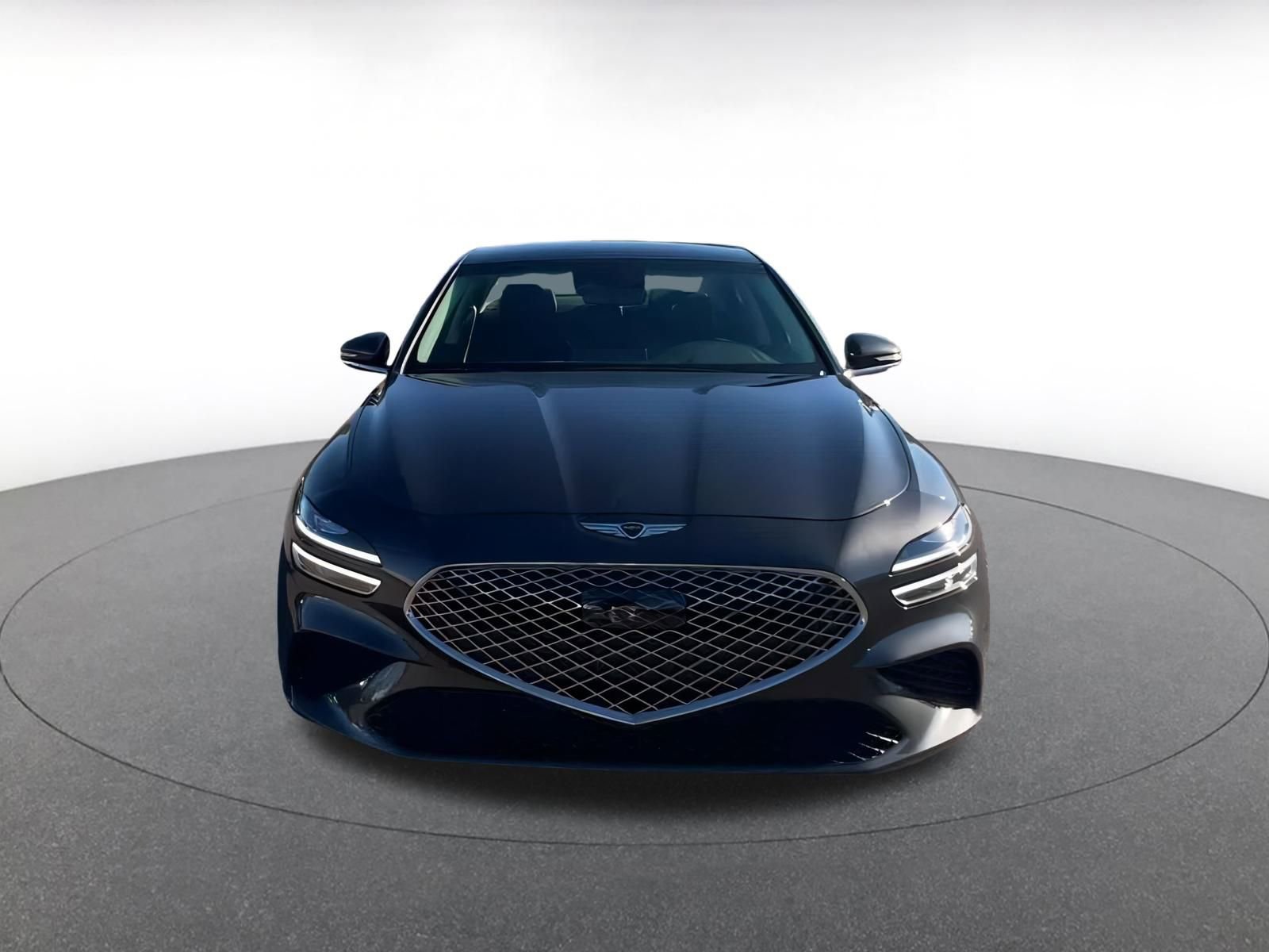 Used 2025 Genesis G70 2.5T image 4