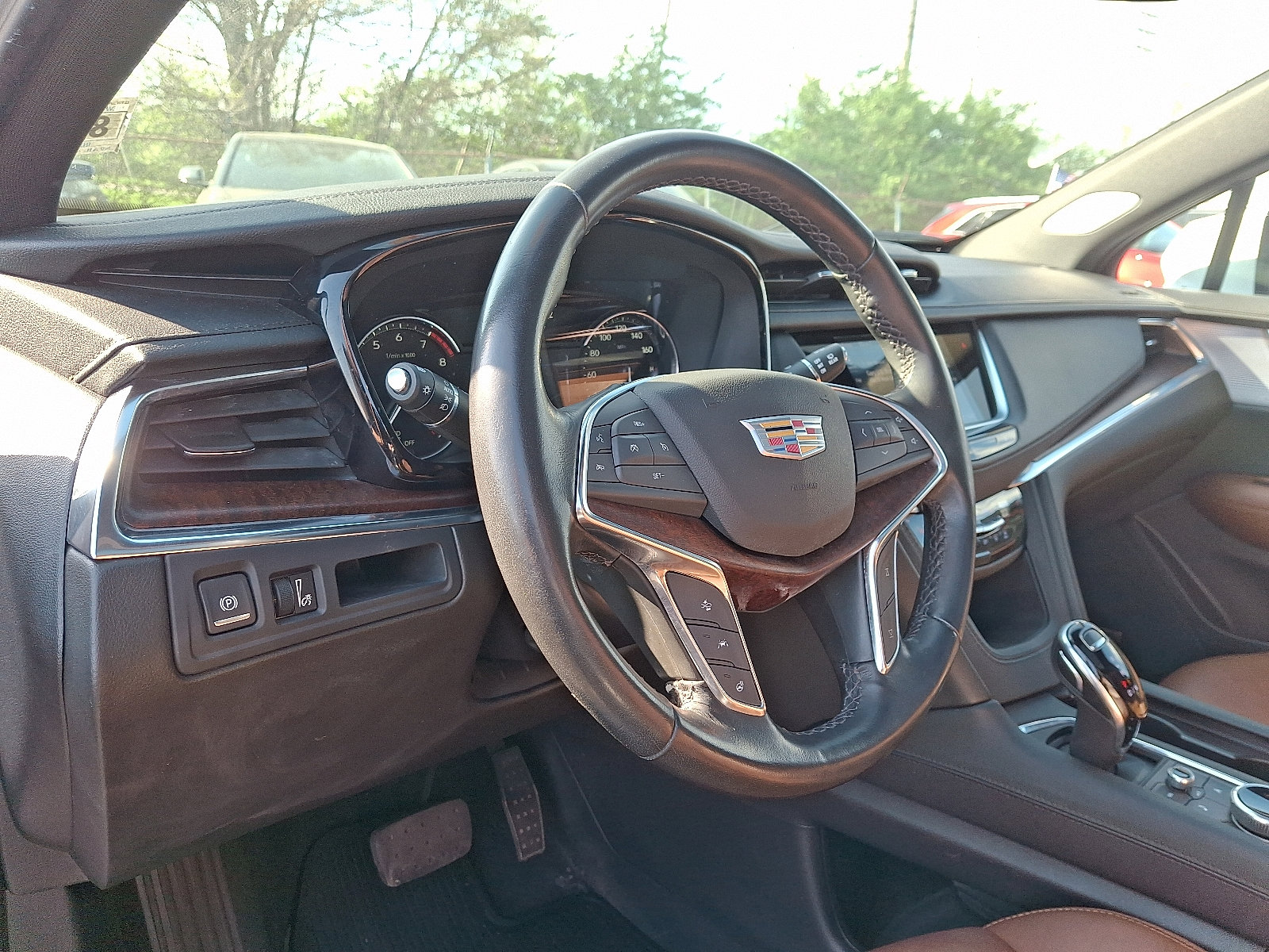 Certified 2022 Cadillac XT5 Premium Luxury AWD/4WD image 16