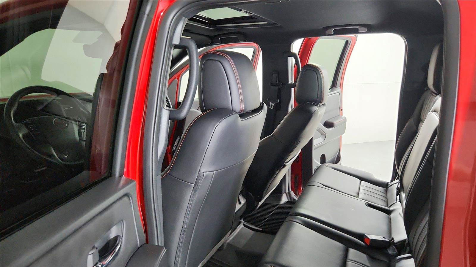 Used 2023 Nissan Frontier PRO-4X w/ Pro-4X Premium Package AWD/4WD image 25