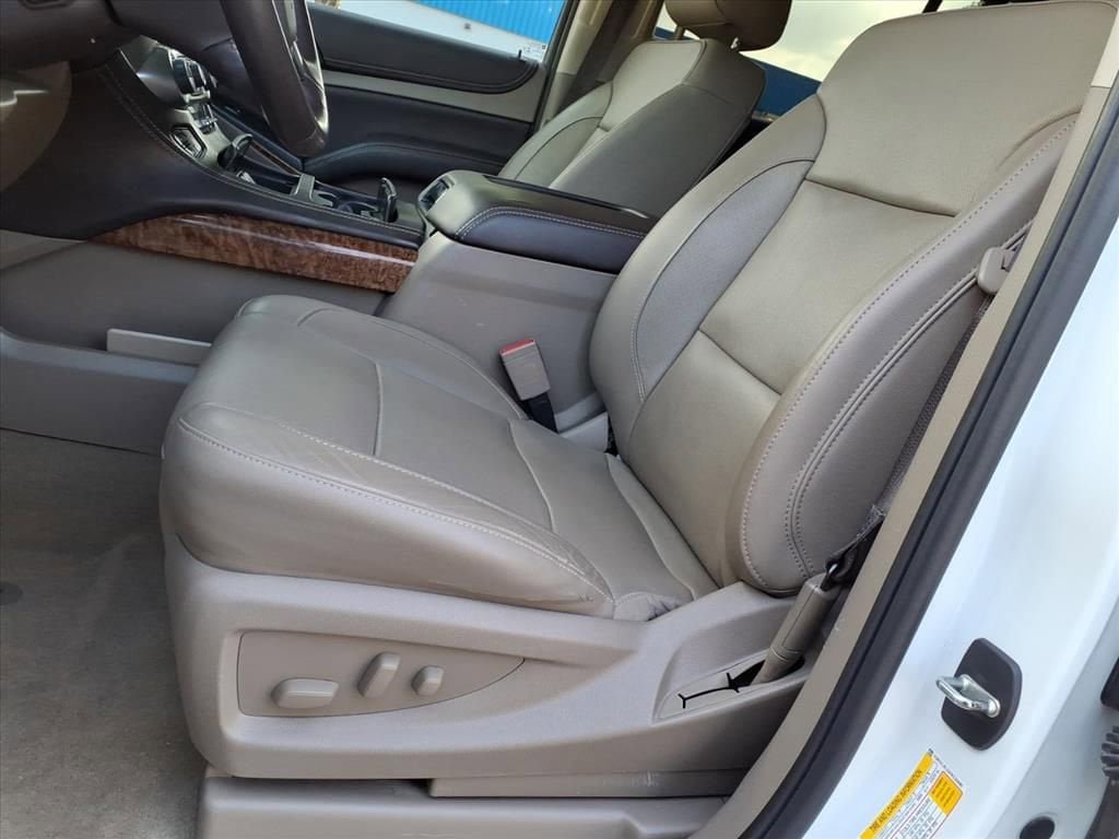 Used 2019 Chevrolet Suburban Premier w/ RST 6.2L Performance Edition RWD image 18