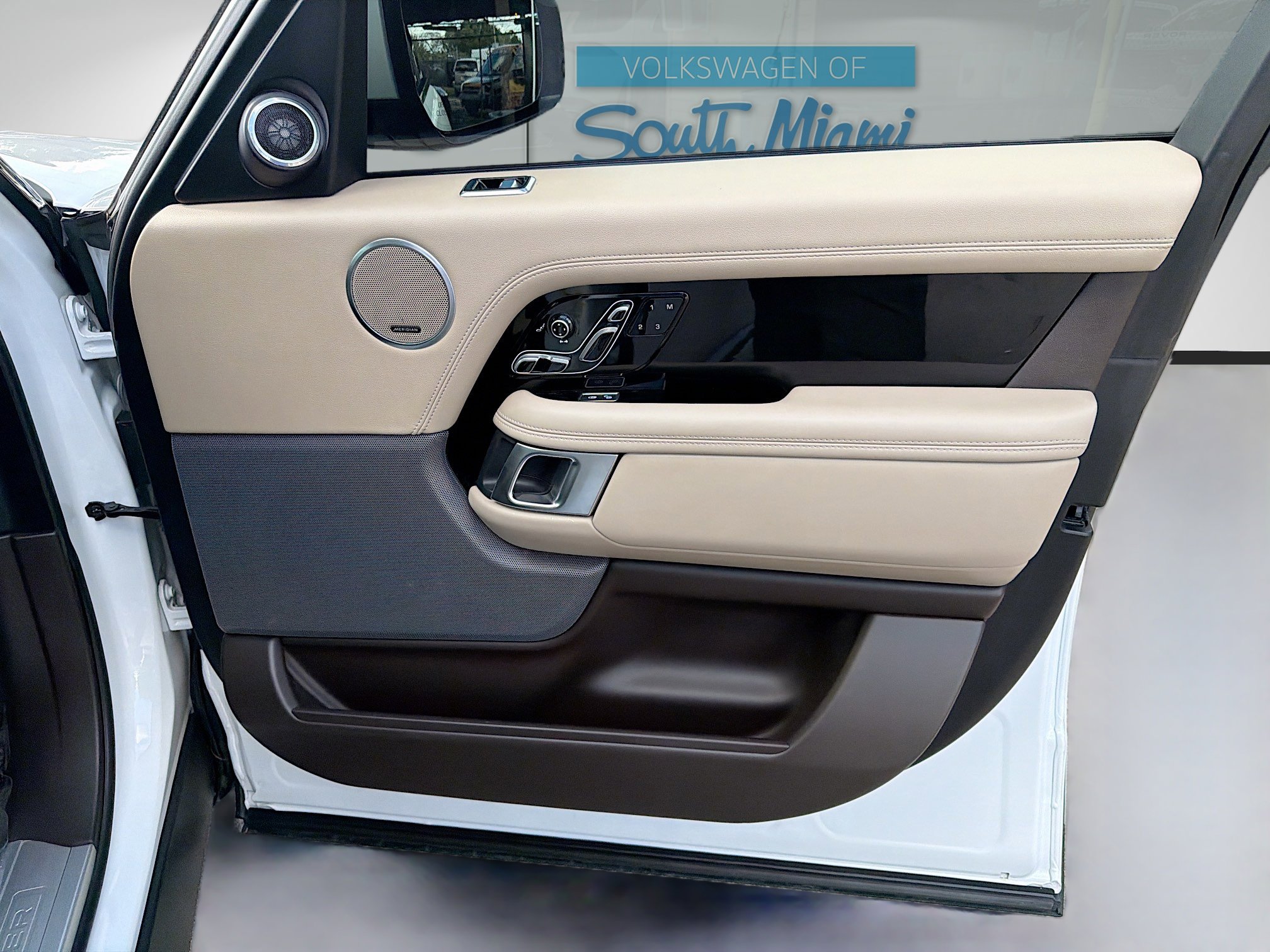 Used 2018 Land Rover Range Rover HSE image 35