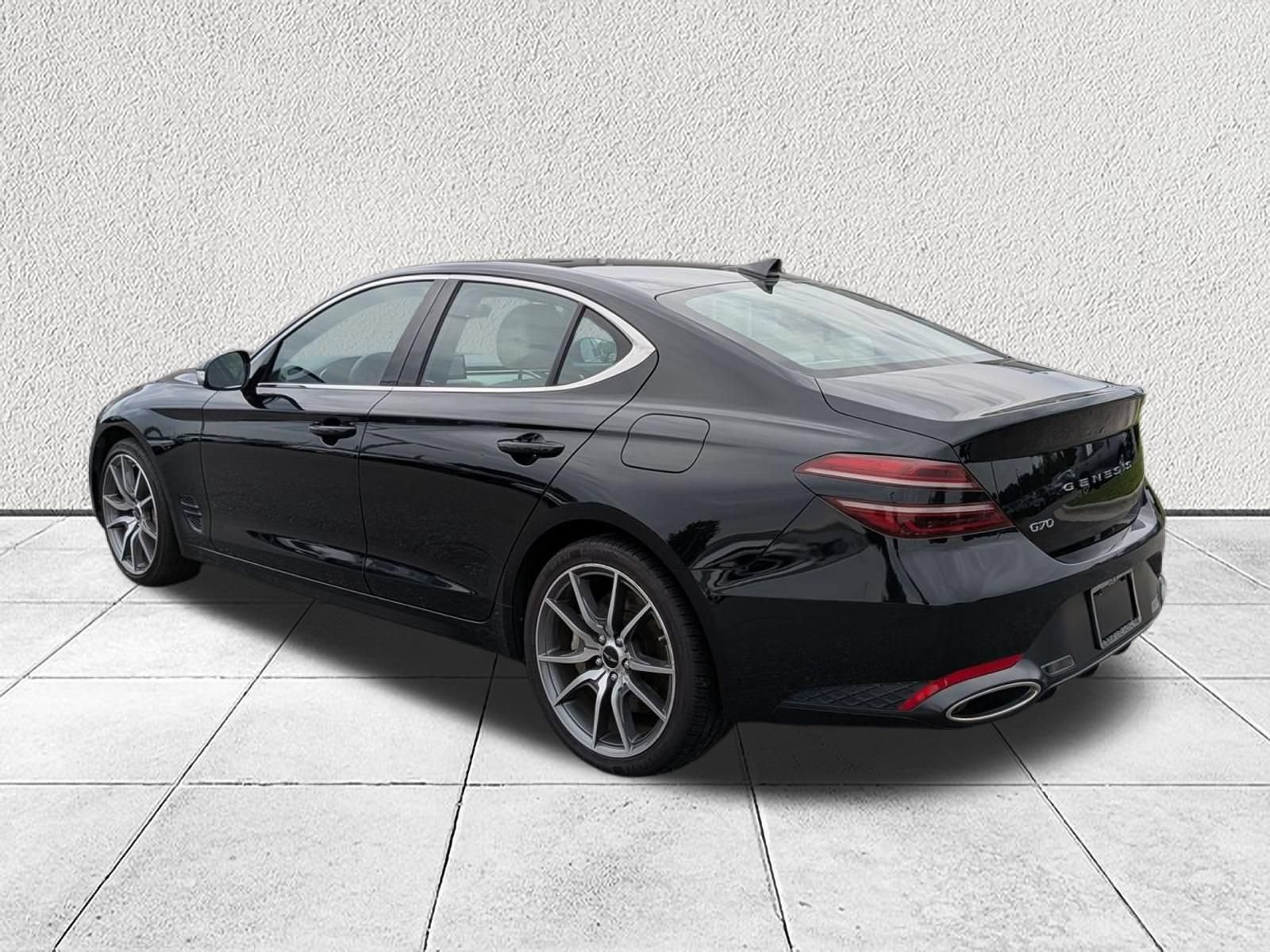 Used 2024 Genesis G70 2.5T RWD image 5