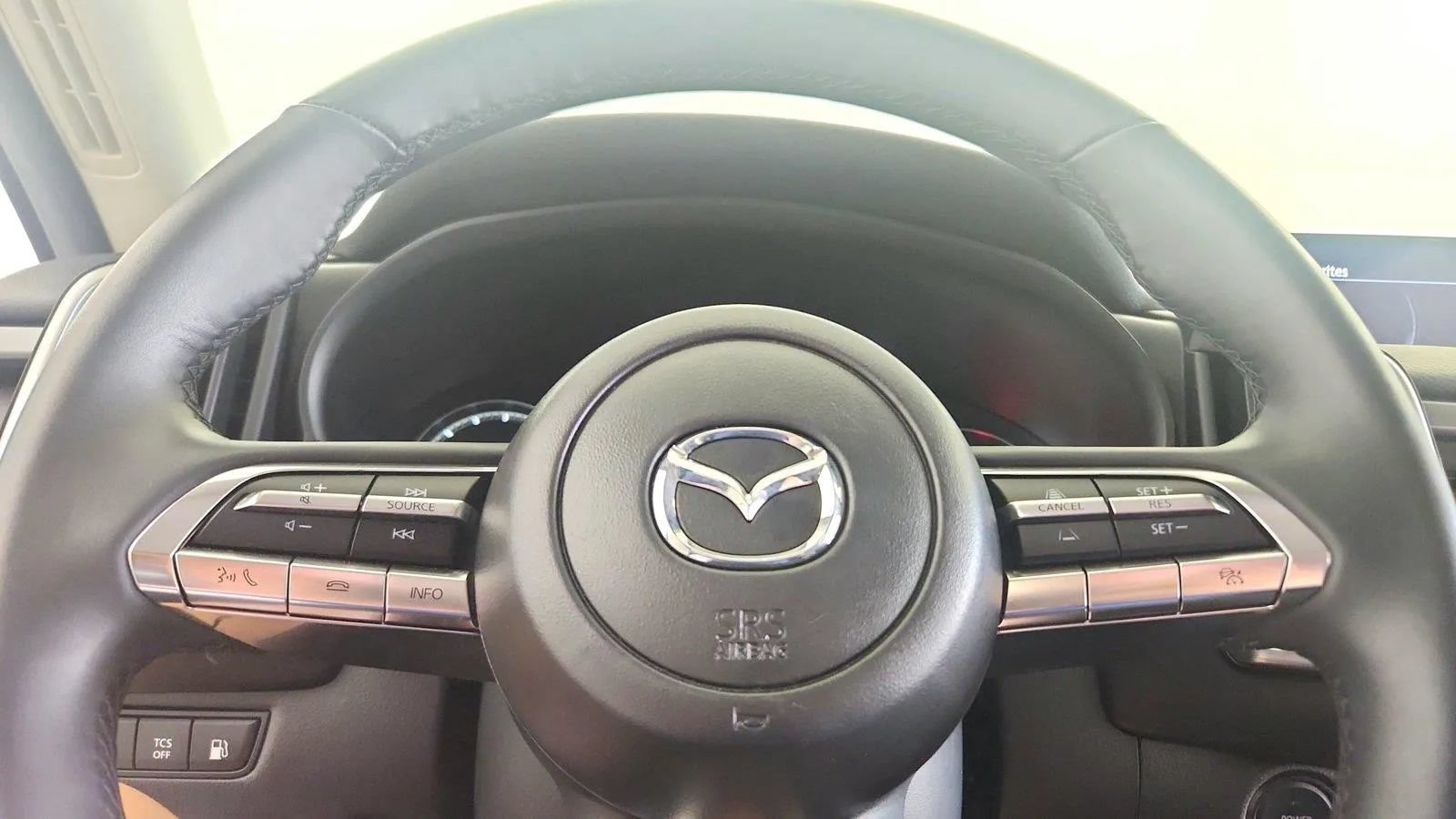 Used 2025 MAZDA CX-50 AWD 2.5 Hybrid w/ Premium Pkg image 18