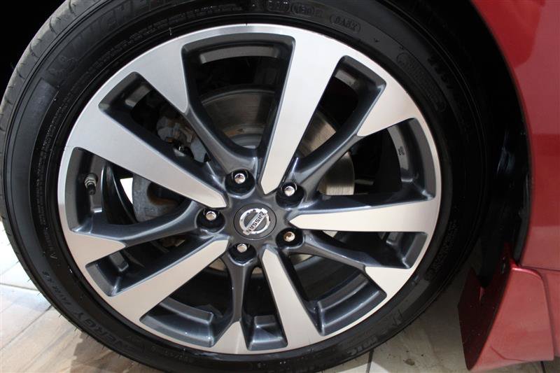 Used 2017 Nissan Altima 2.5 SR FWD image 11