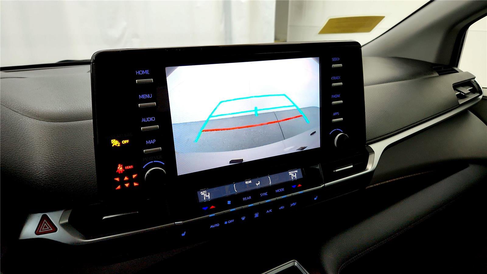 Certified 2024 Toyota Sienna XLE image 21